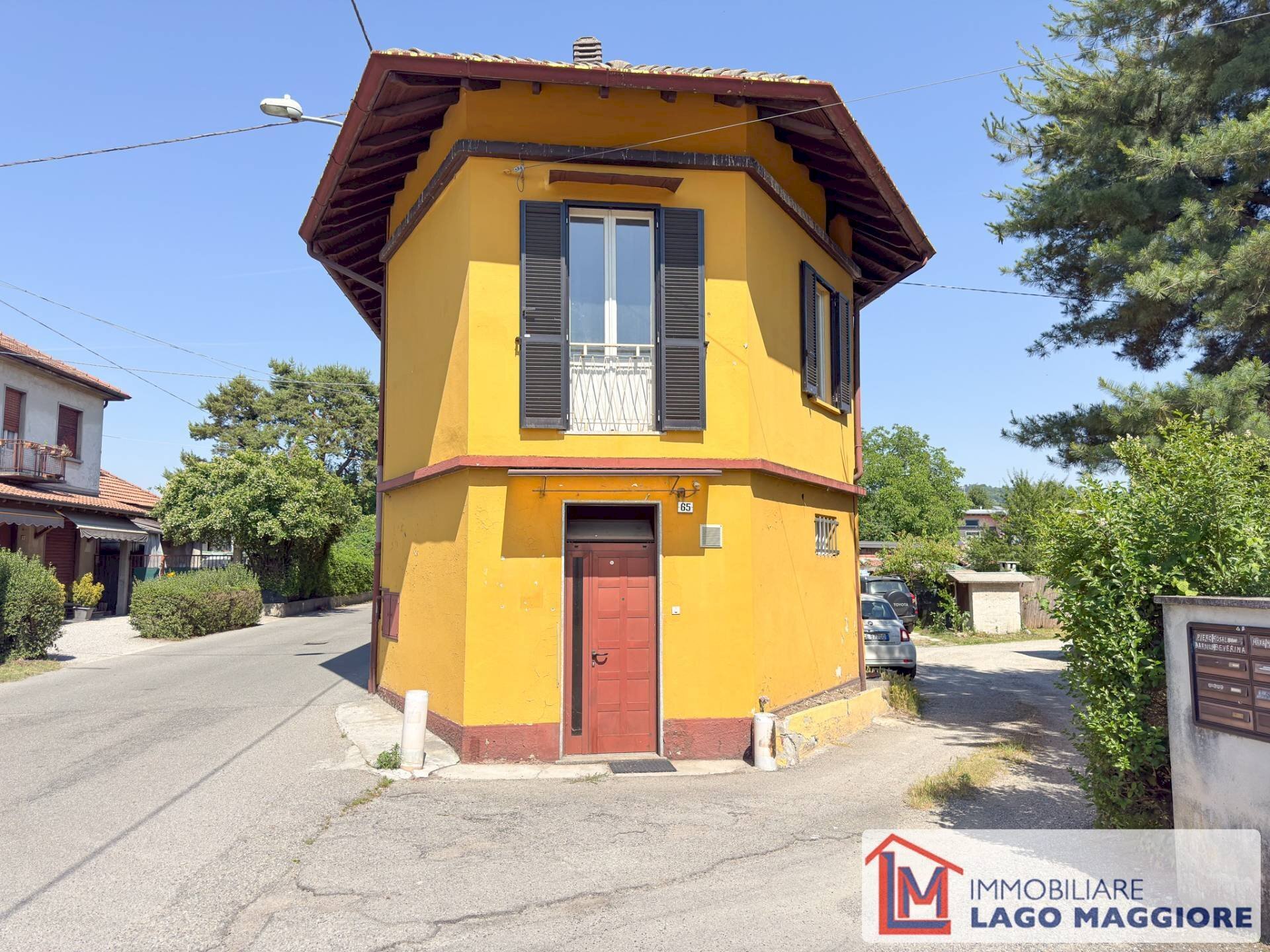 Foto 1 - Casa semi indipendente Via Galilei
 
29, Angera - foto 1