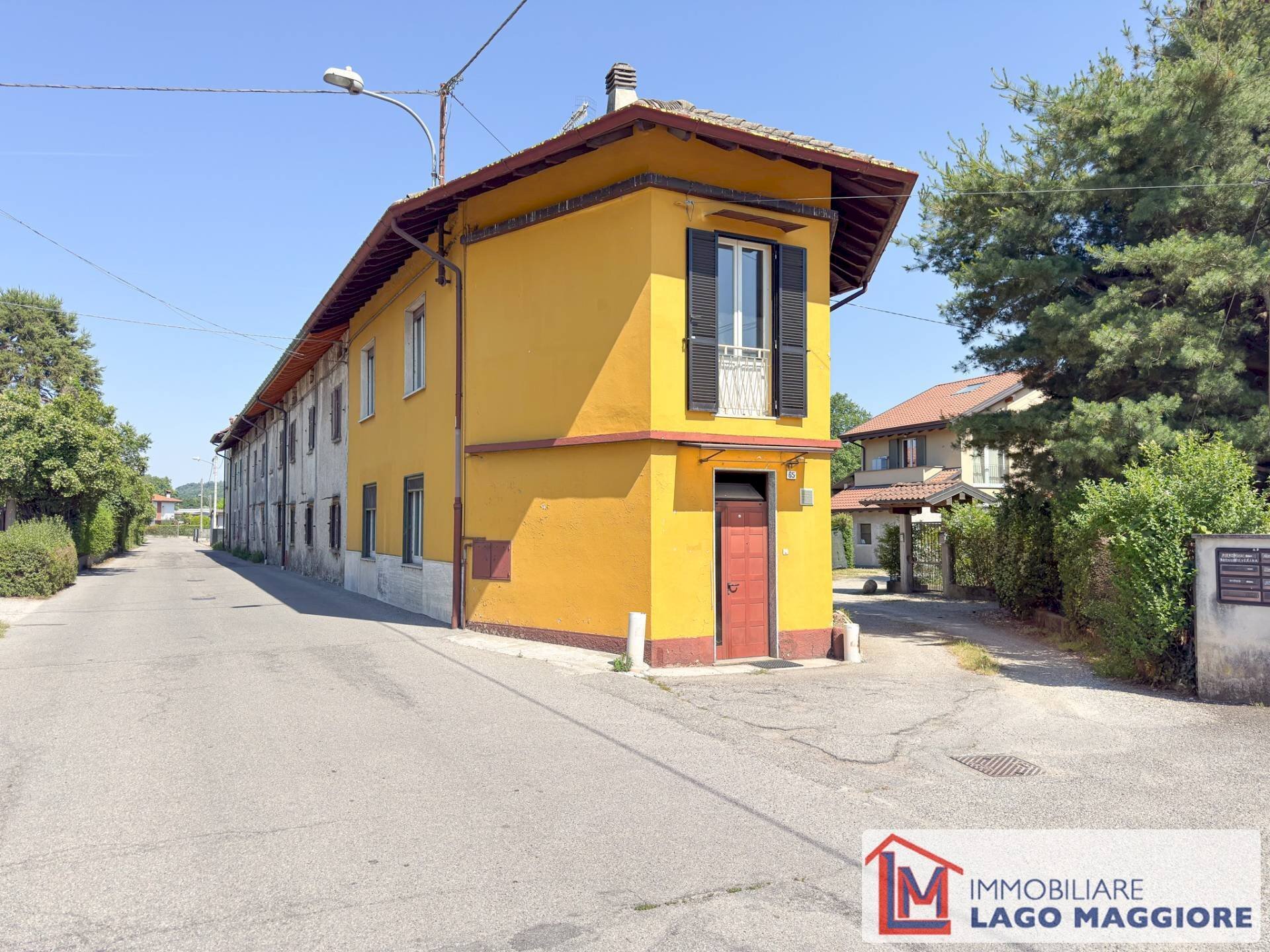 Foto 3 - Casa semi indipendente Via Galilei
 
29, Angera - foto 3