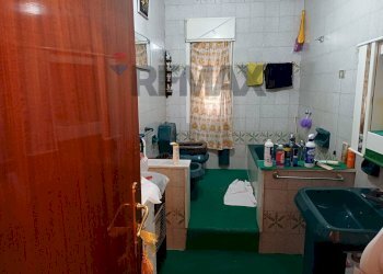 Bagno - Appartamento Via Montecitorio
 
5, Favara - foto 10