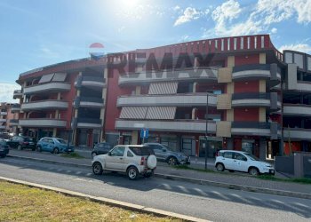 Edificio all\'aperto - Trilocale portogollo, Aprilia - foto 1