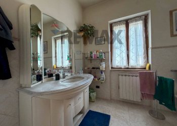Bagno - Villa via monte sirino
 
162, Aprilia - photo 17