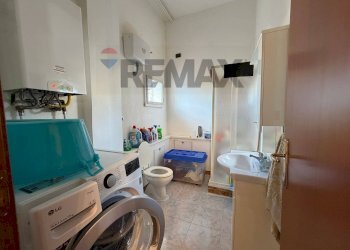 Bagno Lavanderia - Villa via monte sirino
 
162, Aprilia - photo 23
