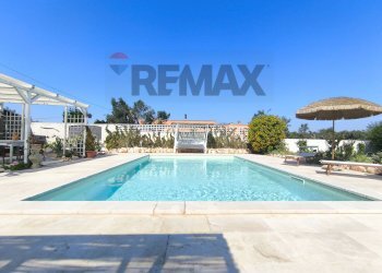 Piscina - Villa Contrada Specchia di Mare
 
snc, San Vito dei Normanni - foto 1