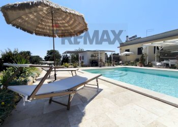 Piscina - Villa Contrada Specchia di Mare
 
snc, San Vito dei Normanni - foto 40