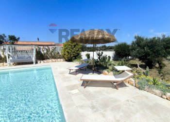 Piscina - Villa Contrada Specchia di Mare
 
snc, San Vito dei Normanni - foto 42