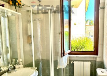 Bagno - Three-room apartment VIA LAVELLO
 
62, Massa - photo 7