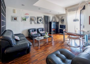 Sala da pranzo - Three-room apartment Via Francesco Zampari
 
24, Bari - photo 5