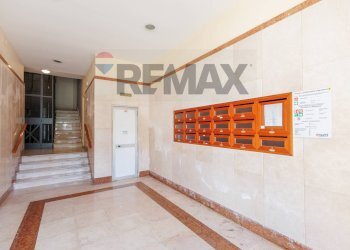 Ricezione / Lobby - Three-room apartment Via Francesco Zampari
 
24, Bari - photo 10