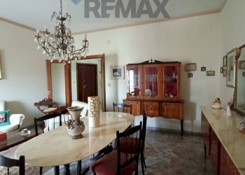 Sala da pranzo - Apartment Piazza Dei Martiri Pennesi
 
20, Pescara - photo 1