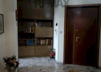 Hall / corridoio - Apartment Piazza Dei Martiri Pennesi
 
20, Pescara - photo 2