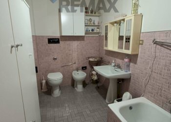 Bagno - Apartment Piazza Dei Martiri Pennesi
 
20, Pescara - photo 4