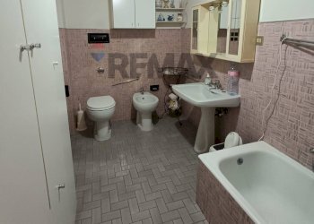Bagno - Apartment Piazza Dei Martiri Pennesi
 
20, Pescara - photo 18