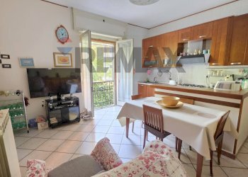 Sala da pranzo - Appartamento PIAZZETTA ARENELLA
 
7 h, Napoli - foto 4