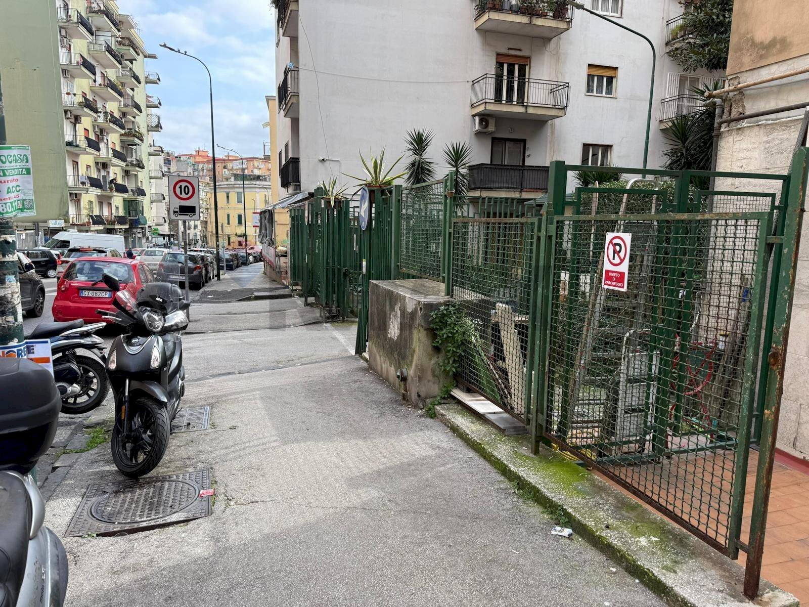 Edificio all\'aperto - Four-room apartment Via Gabriele Jannelli
23, Napoli - photo 2