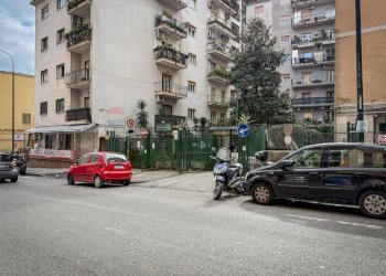 Edificio all\'aperto - Four-room apartment Via Gabriele Jannelli
 
23, Napoli - photo 3