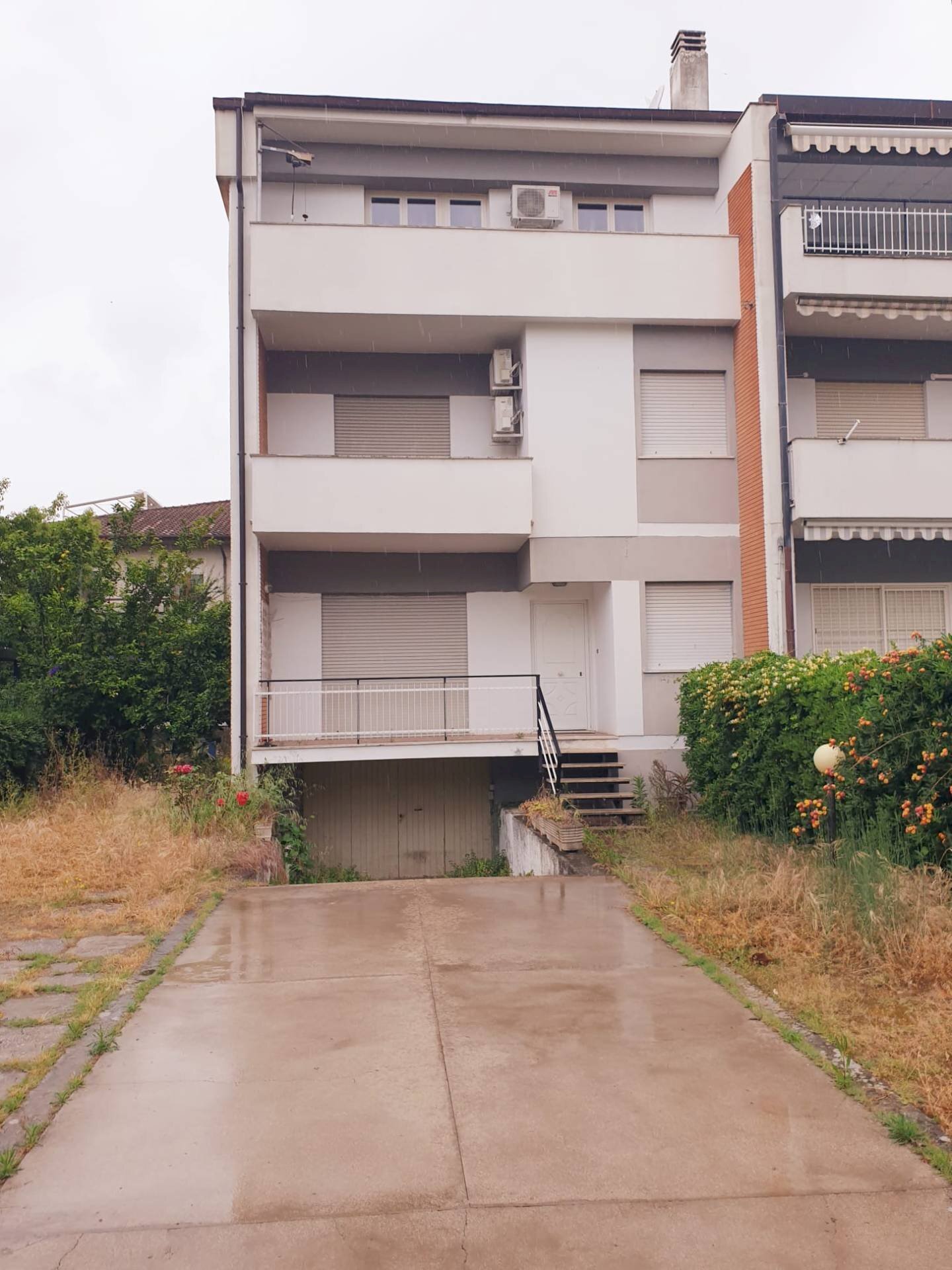 Foto 1 - Villa via Toscana
 
33, Terracina - foto 1