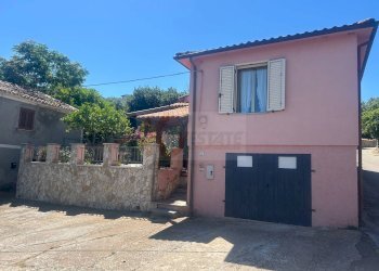 Foto 1 - Casa indipendente via Luzzati
 
10, Martis - foto 1