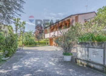 Casa all\'aperto - Casa semi indipendente Via Giacinta Pezzana
 
36, Reggio nell'Emilia - foto 1