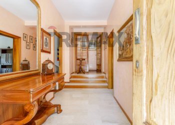 Hall / corridoio - Casa semi indipendente Via Giacinta Pezzana
 
36, Reggio nell'Emilia - foto 3