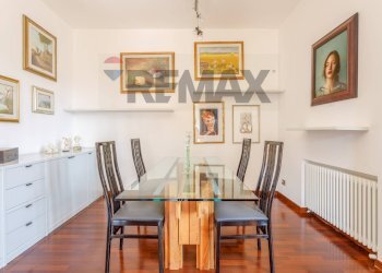 Sala da pranzo - Casa semi indipendente Via Giacinta Pezzana
 
36, Reggio nell'Emilia - foto 13