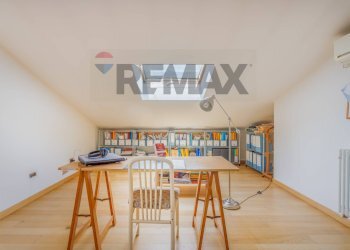 Sala da pranzo - Casa semi indipendente Via Giacinta Pezzana
 
36, Reggio nell'Emilia - foto 32