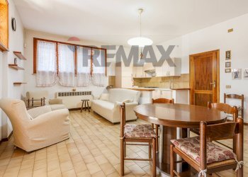 Sala da pranzo - Casa semi indipendente Via Giacinta Pezzana
 
36, Reggio nell'Emilia - foto 43