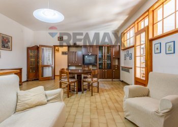 Sala da pranzo - Casa semi indipendente Via Giacinta Pezzana
 
36, Reggio nell'Emilia - foto 45
