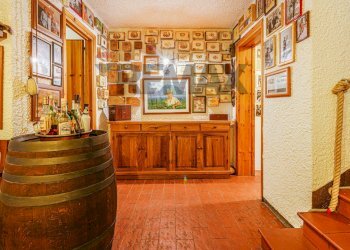 Hall / corridoio - Casa semi indipendente Via Giacinta Pezzana
 
36, Reggio nell'Emilia - foto 53