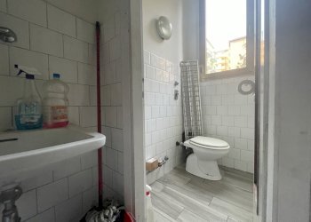 bagno - Shop Via Bianchi, Piacenza - photo 9