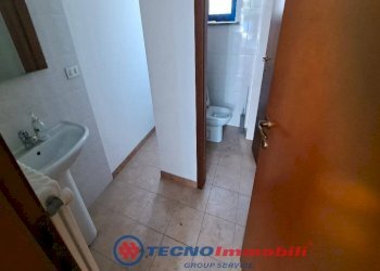 Bagno - Shop via Colonna, Torino (neighborhood Aurora) - photo 9