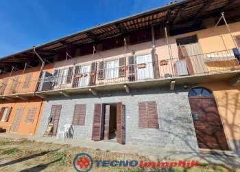 Facciata - Bilocale Case Bennone, Rocca Canavese - foto 1