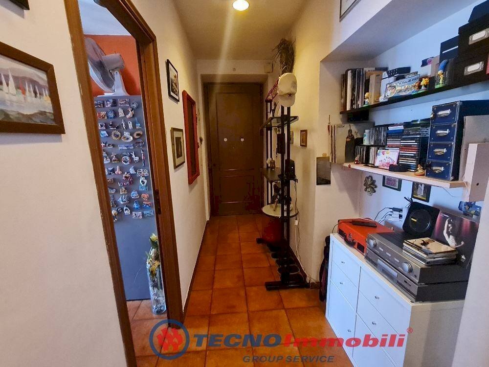 Corridoio - Four-room apartment corso Giulio Cesare, Torino (neighborhood Aurora) - photo 3