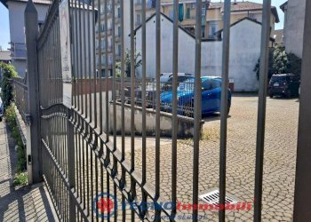 Cortile interno - Garage - Autosilos - Parcheggio via Roma, Settimo Torinese - foto 4