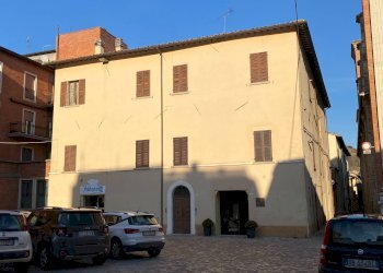 Foto 1 - Casa indipendente via del Duomo
 
3, Urbania - foto 1