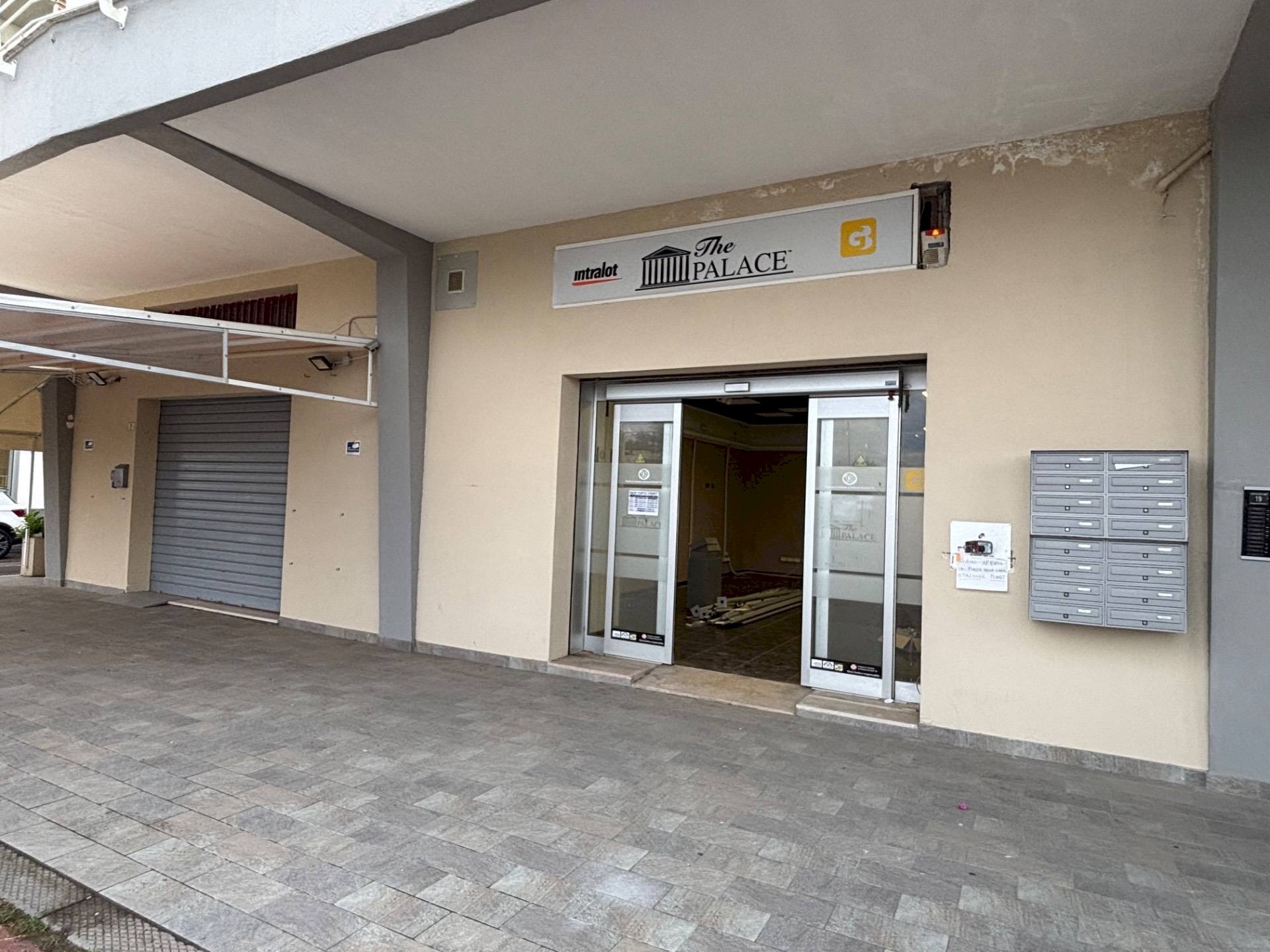 Foto 1 - Commercial Premises lungomare trento
 
31, Roseto degli Abruzzi - photo 1