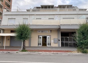 Foto 4 - Locale Commerciale lungomare trento
31, Roseto degli Abruzzi - foto 4