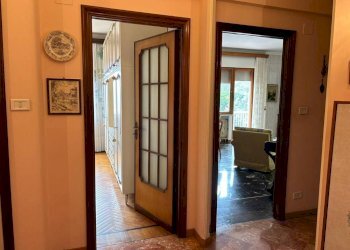 Corridoio - Three-room apartment via Cadighiara, Genova (neighborhood Borgoratti) - photo 4