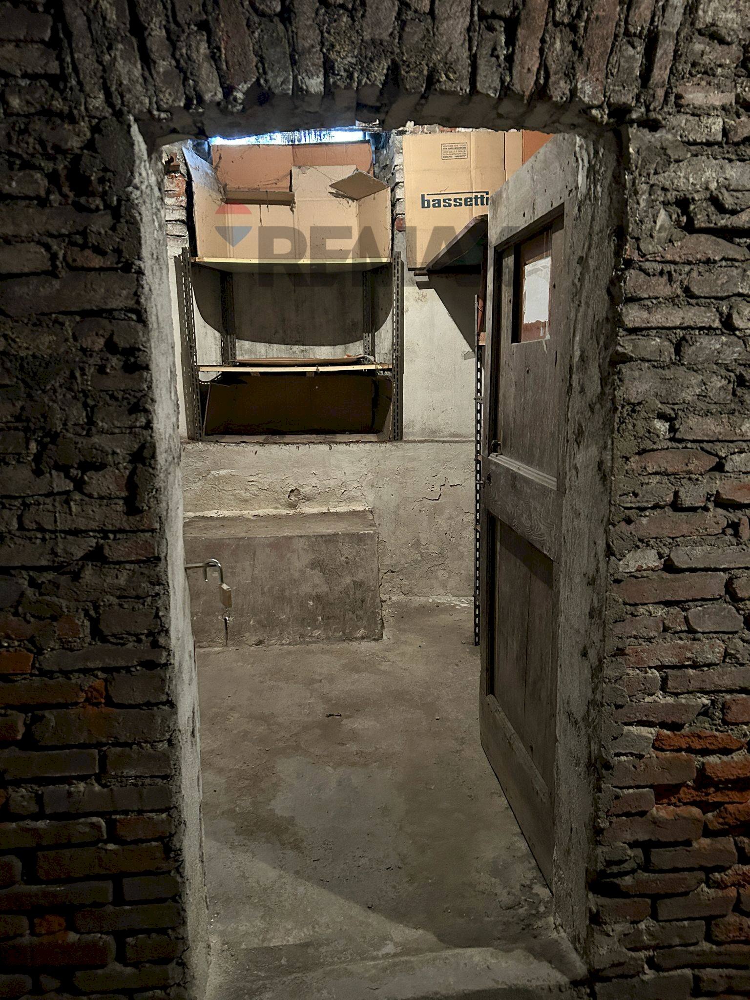 Scale - Cantina / Solaio VIALE CRISPI
3, Milano - foto 2