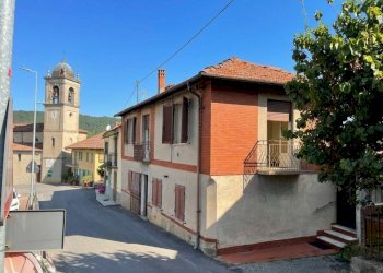 Facciata - Casa indipendente Bosia - foto 2