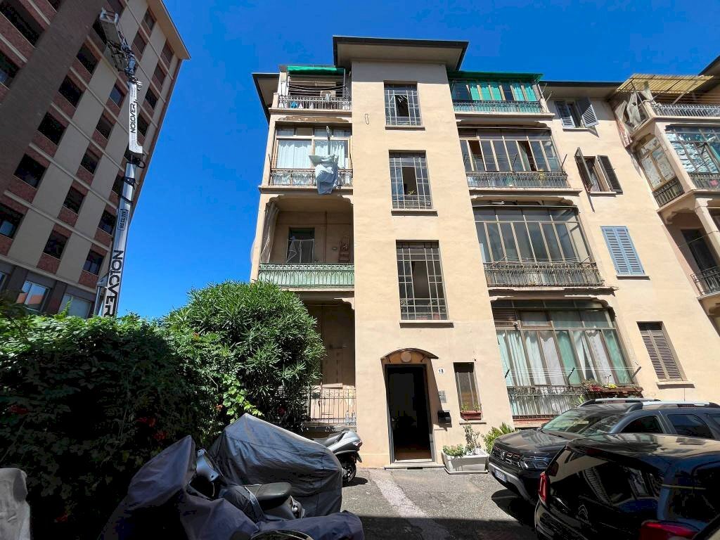 Facciata - Trilocale via Arquata, 13/18, Torino (zona Crocetta) - foto 2