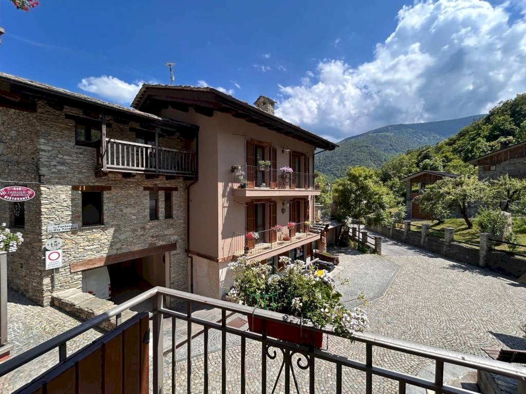 Facciata - Appartamento via Fontana, 20, Roccaforte Mondovì - foto 2