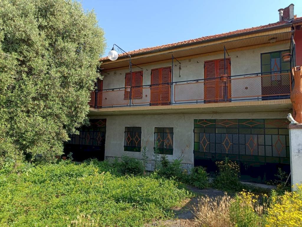 Facciata - Rustico via Luigi Einaudi, 34, San Secondo di Pinerolo - foto 1