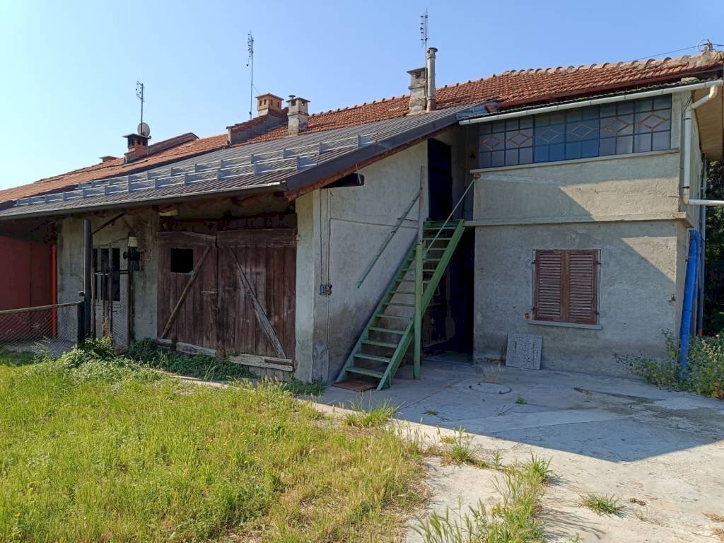 Facciata - Rustico via Luigi Einaudi, 34, San Secondo di Pinerolo - foto 2
