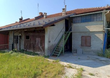 Facciata - Rustico via Luigi Einaudi, 34, San Secondo di Pinerolo - foto 2