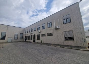 Facciata - Capannone via Amedeo Modigliani, Inveruno - foto 1