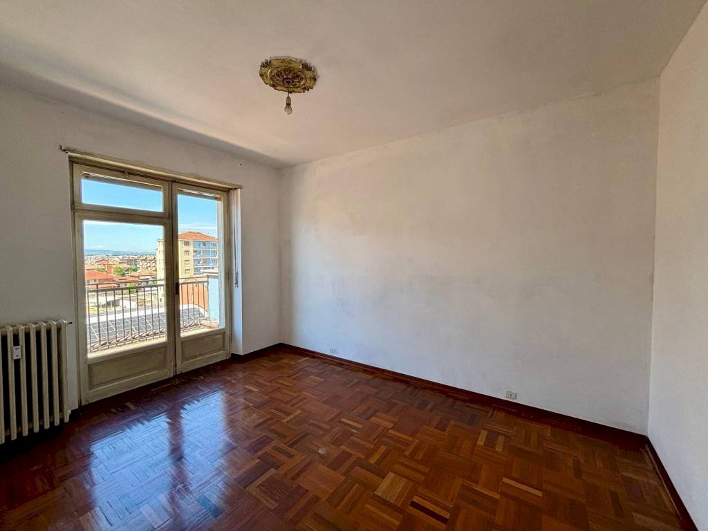 Camera da letto - Three-room apartment via Sanfrè, 16, Carmagnola - photo 1