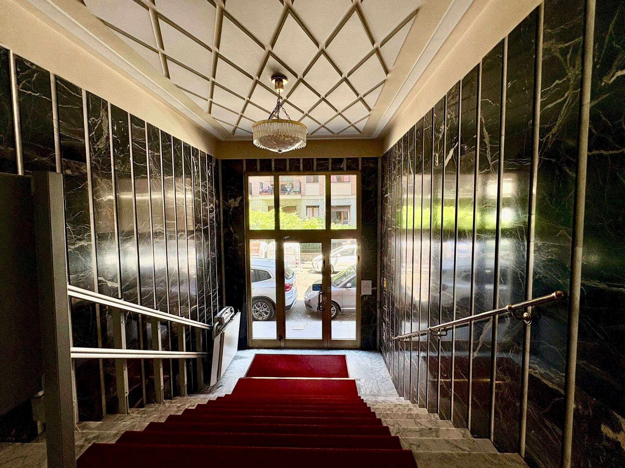 ingresso condominiale - Appartamento via Ormea, 34, Torino (zona San Salvario) - foto 3