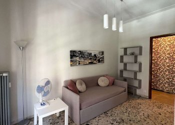 zona giorno/notte - Appartamento via Ormea, 34, Torino (zona San Salvario) - foto 8