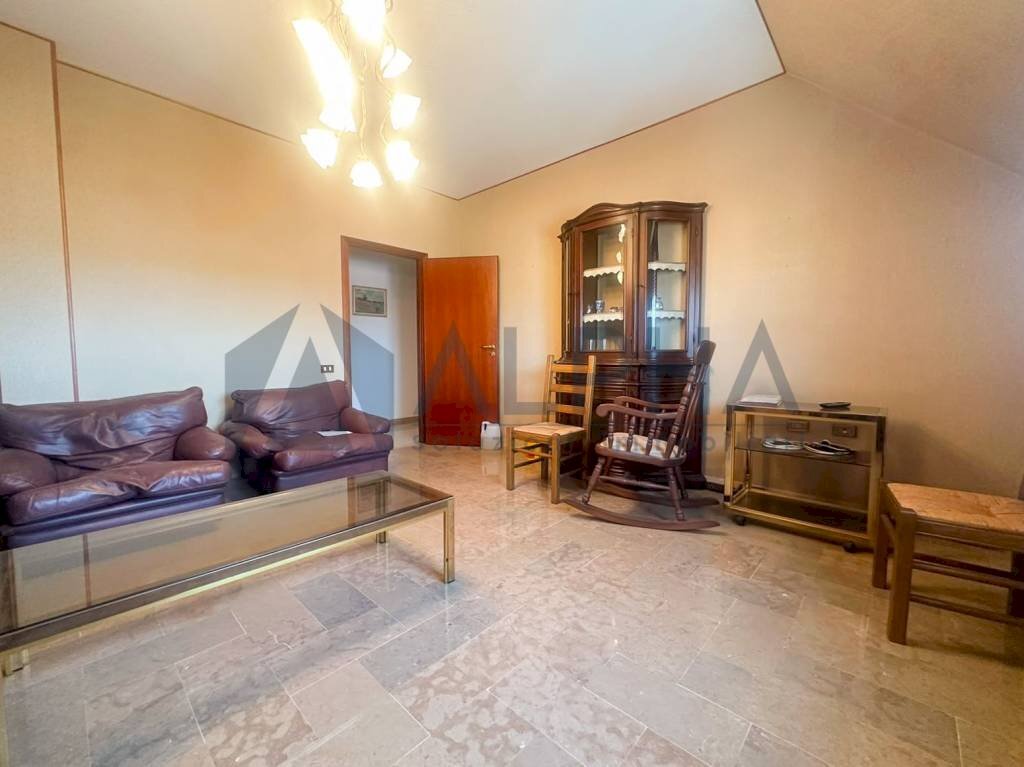 Salone - Appartamento via Giuseppe Mazzini, Bagnacavallo - foto 3