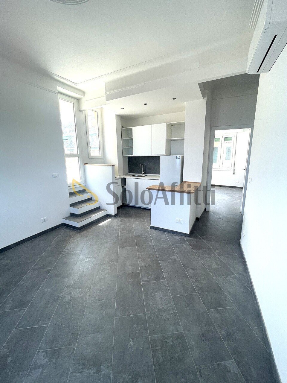 Soggiorno e angolo cottura - Four-room apartment Via Padre Semeria 37, Sanremo - photo 1
